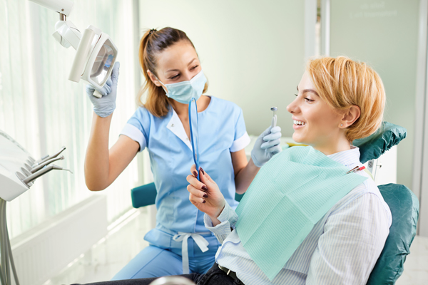 When To See An Emergency Dentist:    Urgent Dental Problems And What To Do First